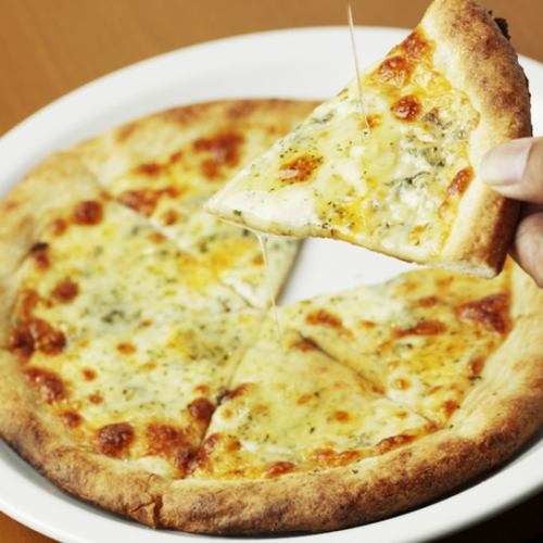 4 kinds of cheese pizza with honey