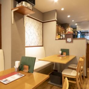 The interior of the store is calm and warm, with an ivory theme.You can enjoy Italian food in a relaxed and homey atmosphere.