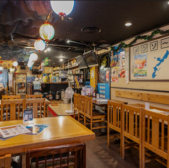 【各種ご宴会/貸切受付中★】沖縄の雰囲気が味わえる落ち着く店内♪会社のご宴会、女子会、普段使いの飲み会にもぴったり！ママ友や家族のご宴会にも◎行徳駅好立地♪30～50名様までOK！貸切も承ります。お気軽にご相談ください！