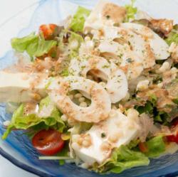 ネバネバ納豆梅サラダ/生ハムとモッツァレラのイタリアンサラダ/豆腐ちくわの和風ごまだれサラダ