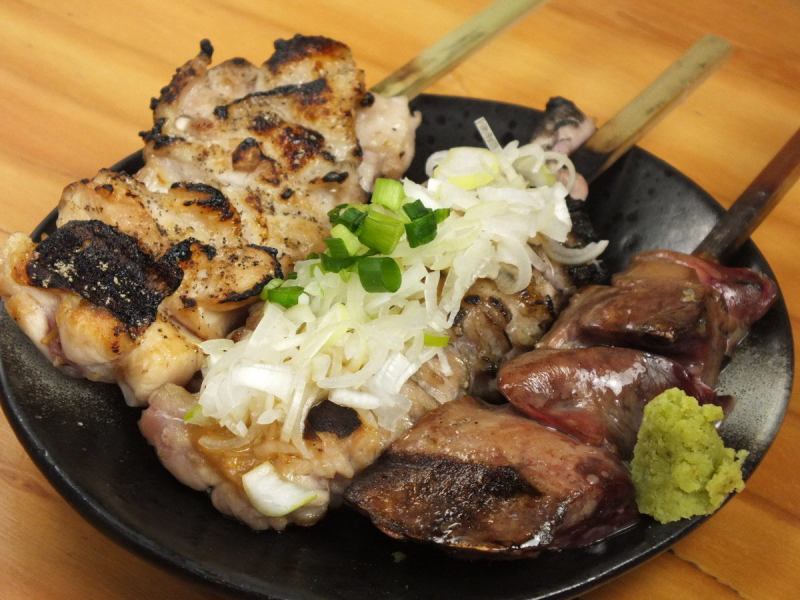 Speaking of yakitori, chicken jiro ♪ Our popularity ranking is that the first place is white liver, the second place is seri, and the third place is kashiwa!In addition to the popular menu, there is a wide variety of menus.It is recommended for a leisurely dinner alone or for a light drink with friends and friends.