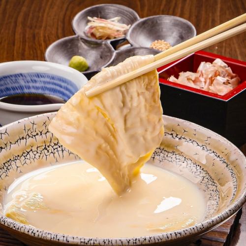 濃厚な生湯葉と豆腐。繊細な味わいを堪能