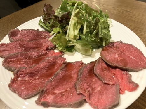 店主のこだわりが詰まった肉料理