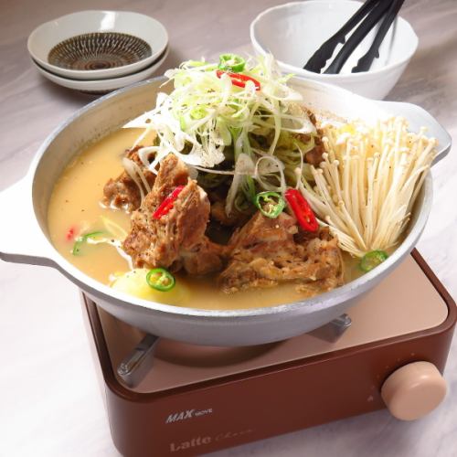 [White Gamjatang] A rich soup that even those who don't like spicy food can enjoy.