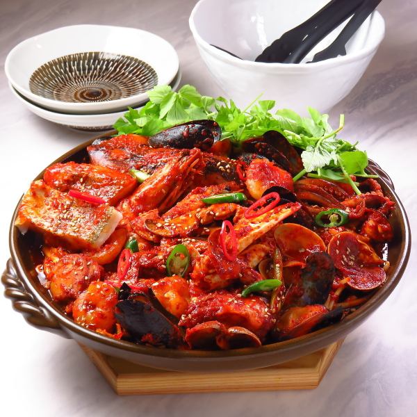 [Seafood Chim] A steamed dish that combines the flavors of seafood and vegetables
