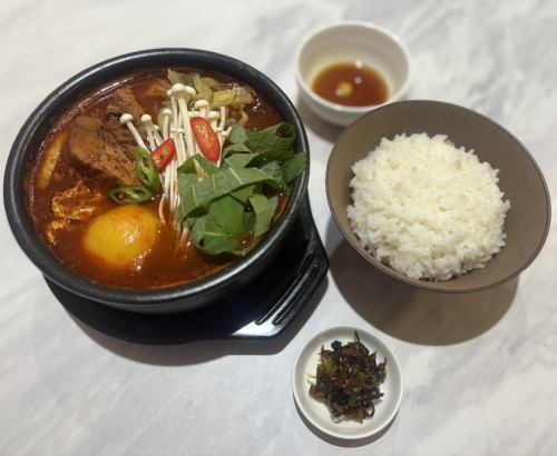 一人豚の肋骨カムジャタン