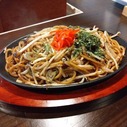 「極太面で味わう、懐かしのソース焼きそば！」