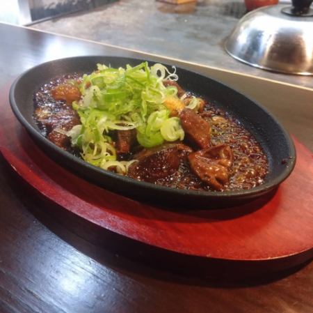 とりもつ鉄板焼き