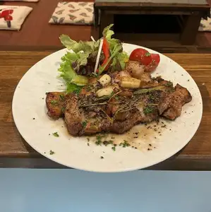 国産豚ロースソテー ～白ワインソース～