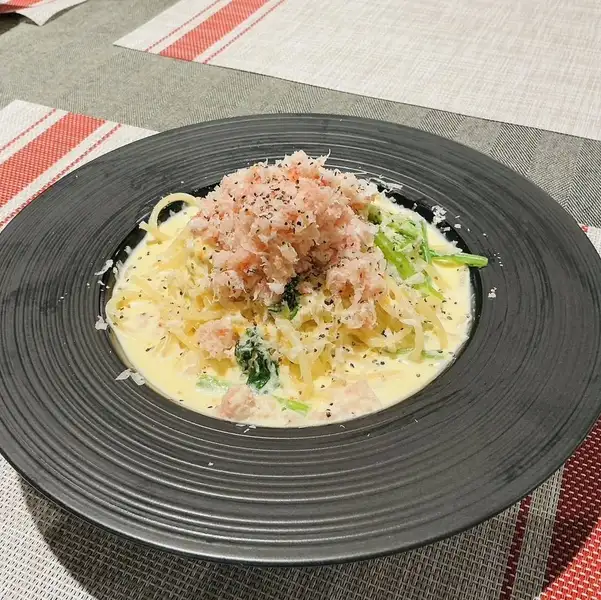 【こだわりの味】ズワイガニを贅沢に使用した濃厚な味わいのズワイガニのクリームパスタ