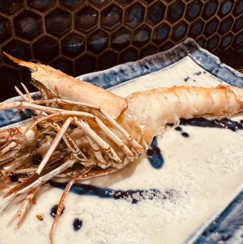 Grilled large shrimp with salt