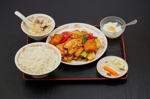 揚げ豆腐と豚肉の四川風炒め定食