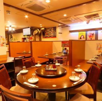 【本格中華を愉しむ♪】本格中華を愉しめる円卓席タイプもご用意があります!当店は宴会も、ご友人・同僚でのお食事にもぴったりです。会社のご宴会席などでもご利用頂けるよう、大人数でのご予約も承っております。ご予算・お料理・ご要望などお気軽に。ご要望がある場合は、リクエスト予約でも受付可能です!