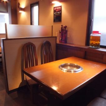 It is possible to book "seat only" table seat which is the best for couples and families ♪