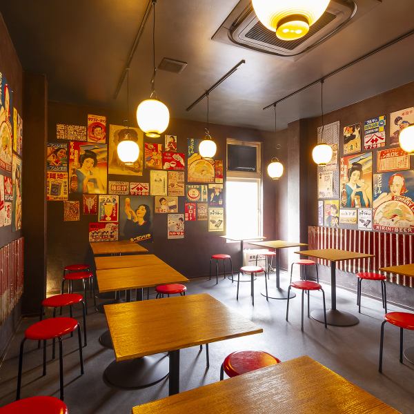 【気軽に通える昭和レトロでアットホームな空間】店内は清潔感がありながら大衆酒場らしい昭和レトロな空間。3階建てで全48席完備しているので、おひとり様からデート、大人数での飲み会までシーンを問わずご利用いただけます！お近くにお越しの際は、お気軽にお立ち寄りください♪