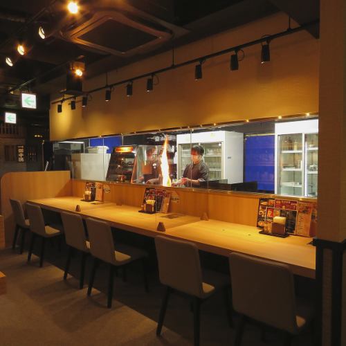 [Recommended for dates and one person ♪] This counter seat is recommended for one person or those who want to enjoy it casually.It's also recommended for dates as you can talk side by side! Please spend a blissful time with our proud local chicken dishes and delicious sake at "Jidori no Torizen Tenmonkan".