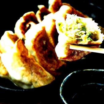 ★得！人気【幻特大！焼き餃子・飲放題】コース５５00円⇒5000円(税込)(支払い現金のみ)