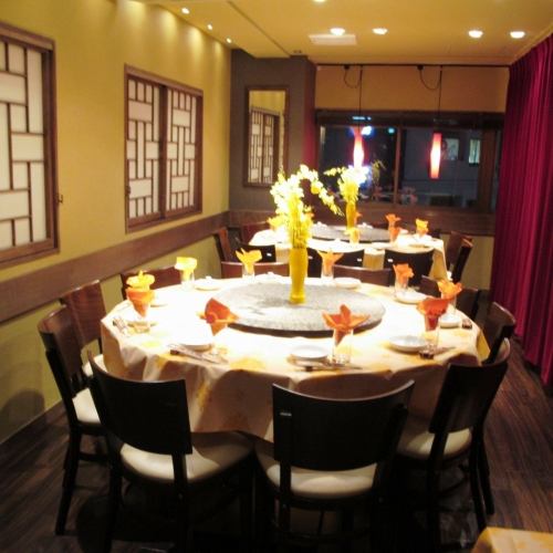 綺麗な10名様・20名様・30名様・50名様用の円卓個室！
