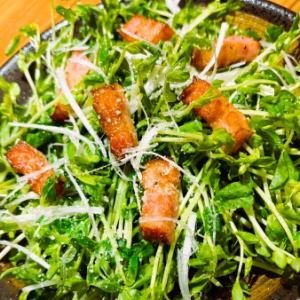 Bean sprouts and bacon salad