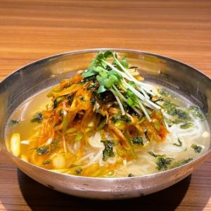 Spicy green onion cold noodles