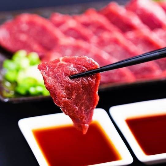 The biggest attraction is that you can enjoy fresh horse meat delivered directly from a ranch in Kumamoto Prefecture!