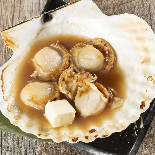 Scallops grilled in butter