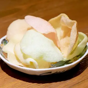 Freshly fried shrimp crackers