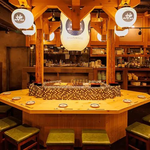 Conveniently located just a 2-minute walk from the Hanabatacho streetcar stop!