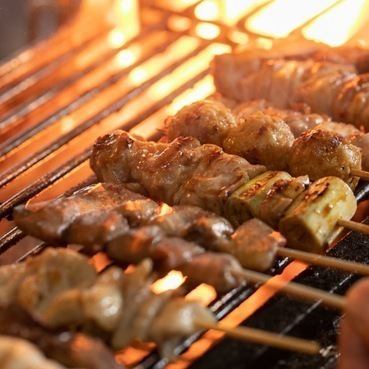 用备长炭烤制的日式烤鸡串,150日元起。