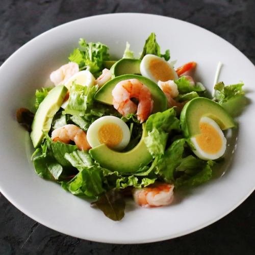 Avocado and shrimp Cobb salad