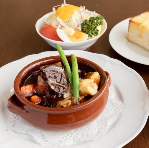 名物　牛タンシチュー