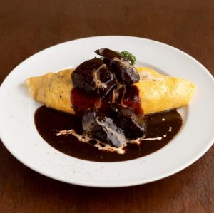 チキンオムライスと牛タンシチュー