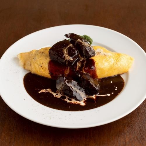 チキンオムライスと牛タンシチュー