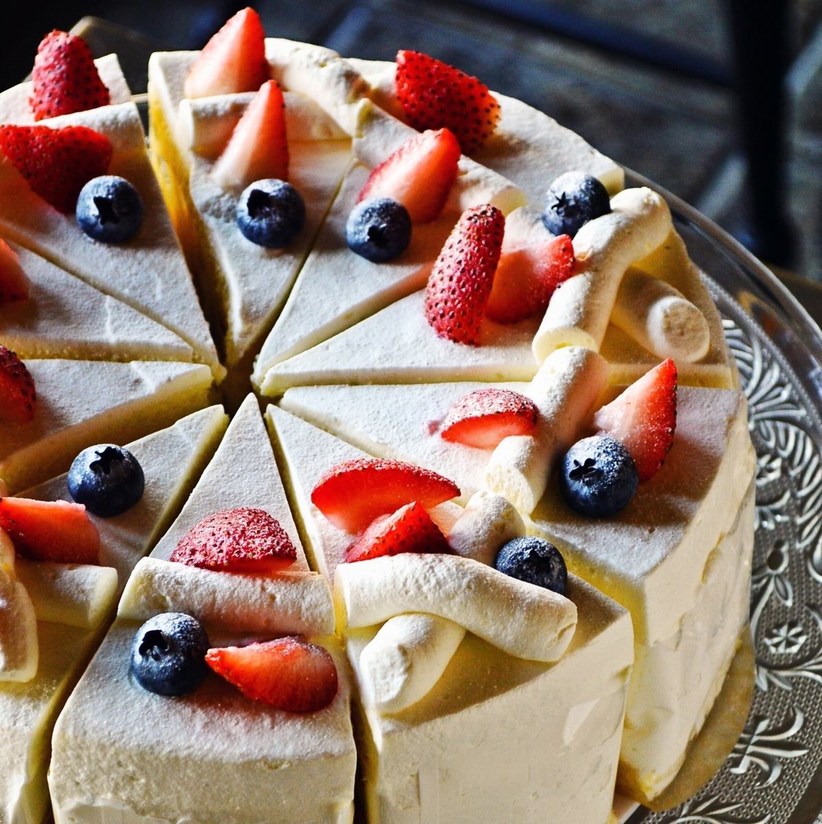 誕生日や記念日には、サプライズでお祝い♪ホールケーキもご用意