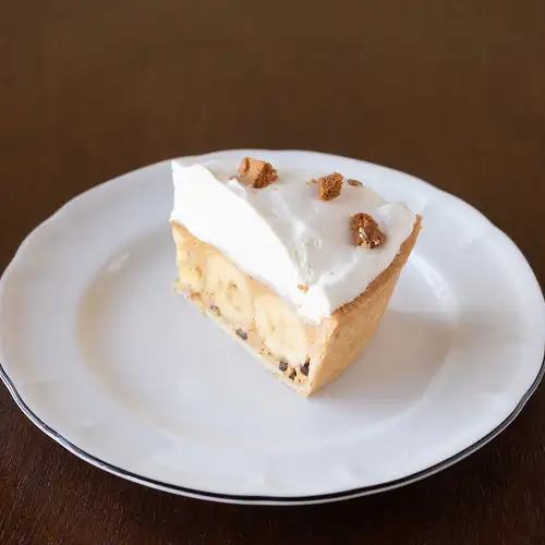 バナナキャラメルクリームパイ