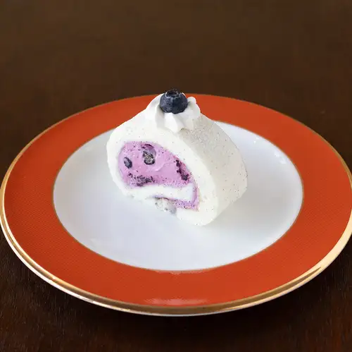 ブルーベリーレアチーズロール