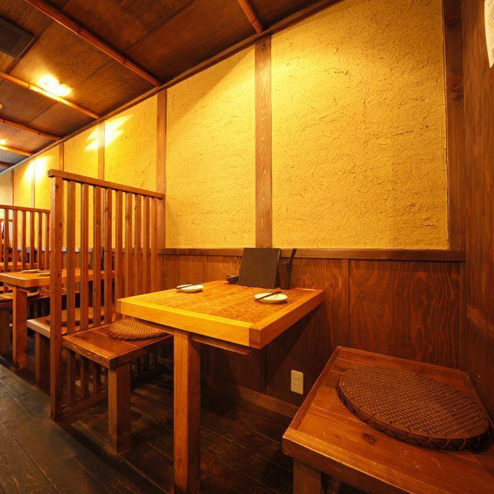 木のぬくもりを大切にしたお席。女子会や、飲み会などにどうぞ！
