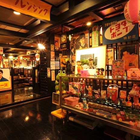 【复古氛围,值得一拍!】店内充满昭和复古气息,非常适合拍照!店内设有包间、榻榻米、下沉式被炉等多种座位类型,适合多人用餐。在迷人的空间里享用美味的食物。