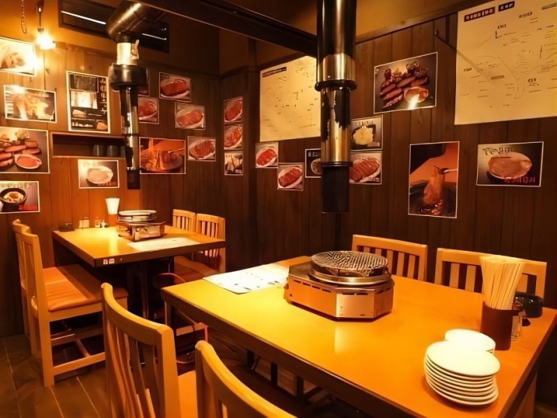 A semi-private room that can accommodate 8 people.As a hideaway for adults, it can be used for a wide range of purposes, from casual yakiniku (grilled meat) after work or to a party, to business entertainment, and banquets.