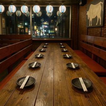 ゆったりとくつろげる6名様向けのテーブル席をご用意しております。女子会、パーティ、同窓会など様々なシーンでご利用ください。