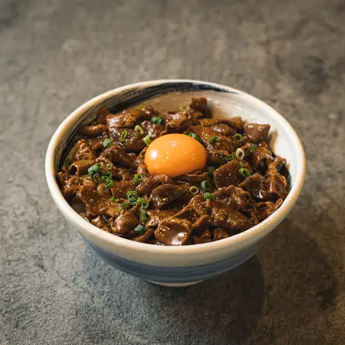 築地ホルモン月見丼