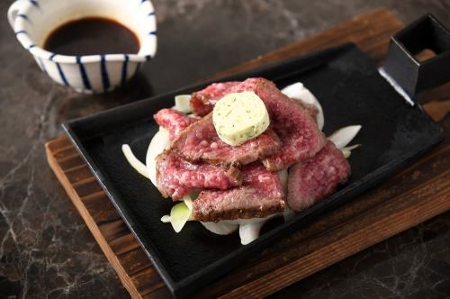 赤身レアステーキ