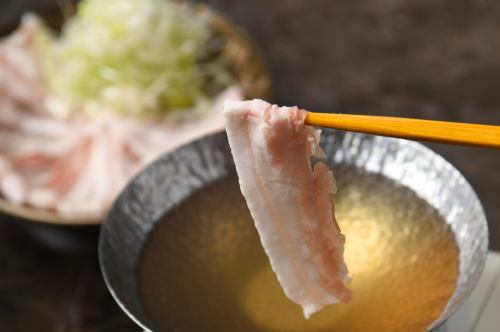 沖縄の恵みを味わえる！新鮮な海ぶどうやあぐー豚も！