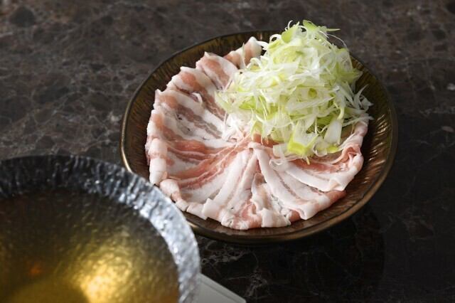 沖縄を感じられるあぐー豚しゃぶしゃぶコースも!