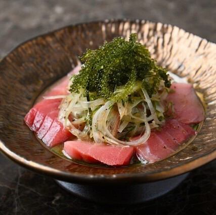 生本鮪を使用した新感覚な南のヨウコ特製の琉球パッチョは必食!