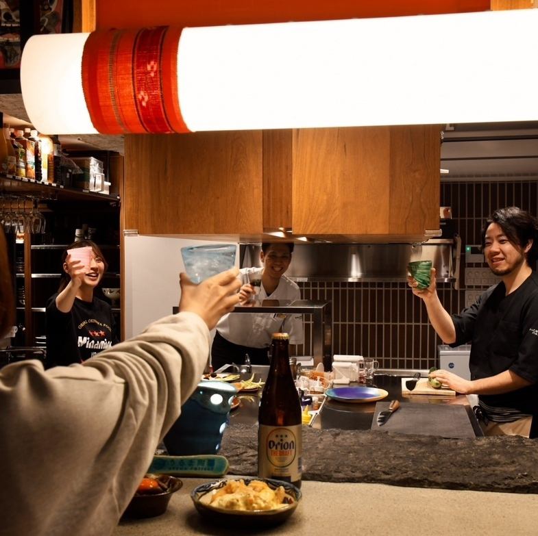 沖縄の味をカジュアルに楽しむ、居酒屋スタイル。