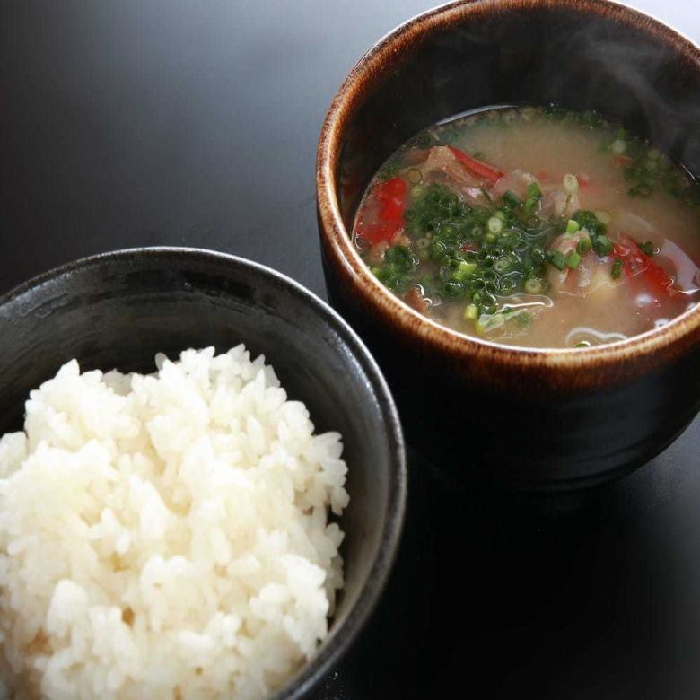米飯和味噌湯