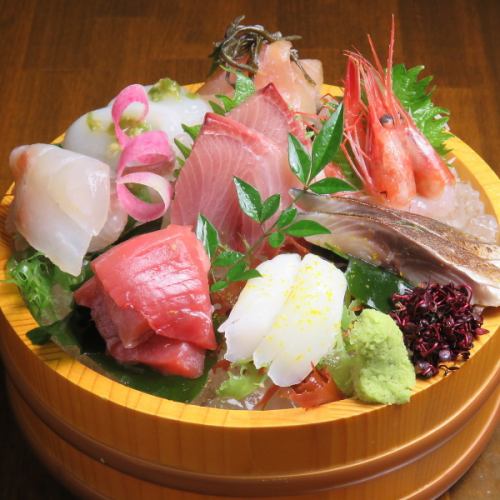 Assorted sashimi in a small bucket (for 2 people)