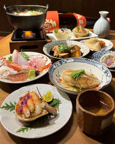 ·
🦀Course from 11/7
Now accepting reservations!!

Enjoy seasonal Hokuriku cuisine and hairy box crab all at once!
Sashimi and specialty dishes will be served individually.
Enjoy a relaxing time with 120 minutes of all-you-can-drink included.
A special course perfect for making travel memories

Why not enjoy the taste of winter with Gyogin?

...

Popular Kappo Uogin
@uogin_kanazawa
To make a reservation, please use the link on the top page.

Making use of the bounty of the sea and mountains of Hokuriku
A seafood izakaya where you can enjoy delicious food
The first floor is a lively space
The second floor is a calm and high-quality space
We offer a selection of Nodoguro dishes and local Ishikawa sake.
From everyday use to special occasions
Please feel free to use it.

▼Address
〒920-0981
2-24-2 Katamachi, Kanazawa City, Ishikawa Prefecture

Access
1 minute walk from Katamachi Scramble / Next to El Building

▼Business hours
17:00~23:30 (L.O23:00)

#Kanazawa Crab #Kanazawa Blackthroat Seaperch #Hokuriku Seafood #Kanazawa Specialty #Kanazawa Trip