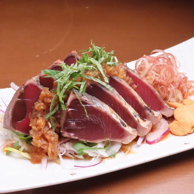 初鰹のたたき　玉ねぎポン酢